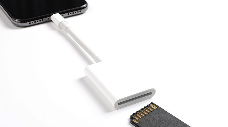 Use a Lightning to SD Card Reader with Your iPhone to Make Posting